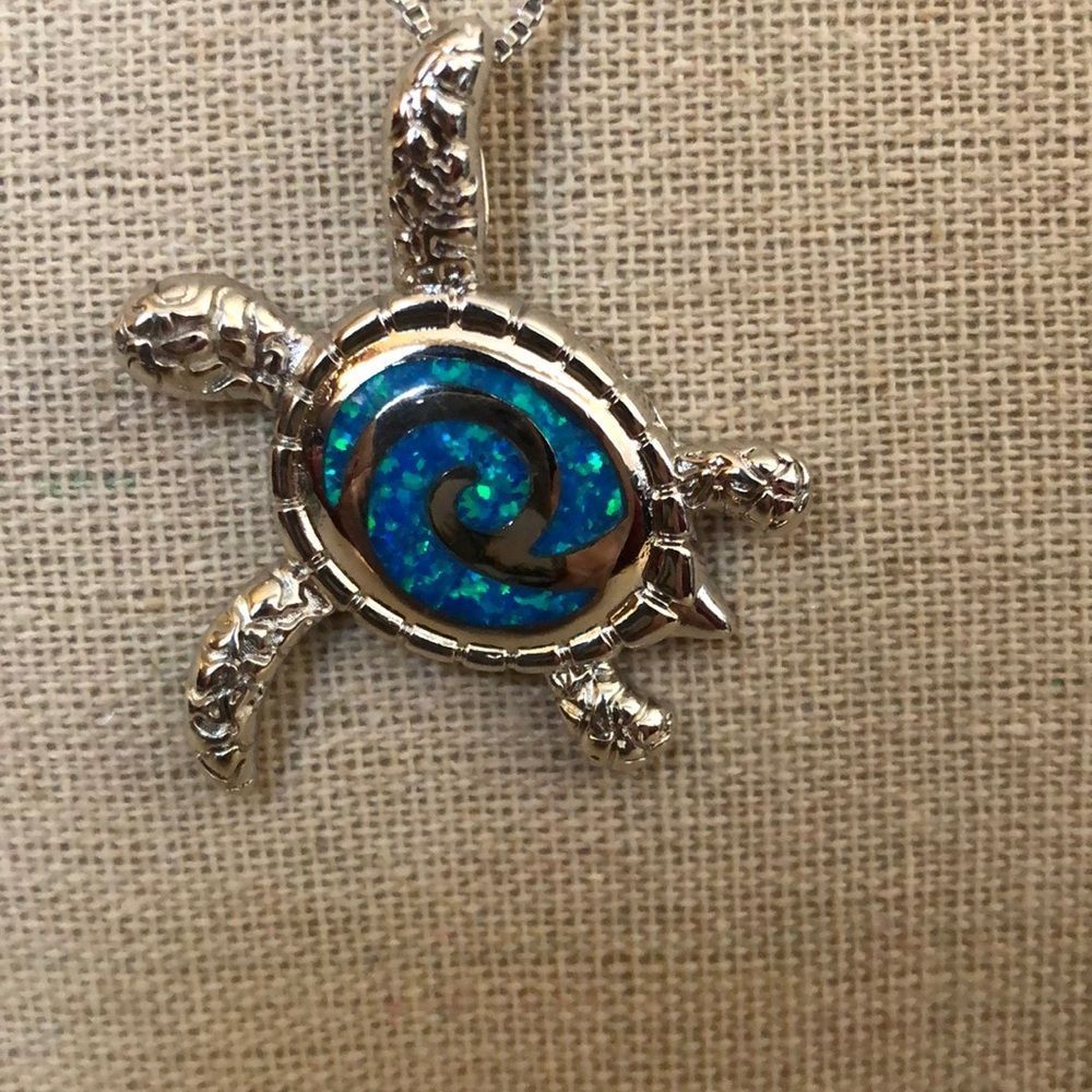 Silver 925 Hawaiien Blue Opal Sea Turtle Pendant and Chain